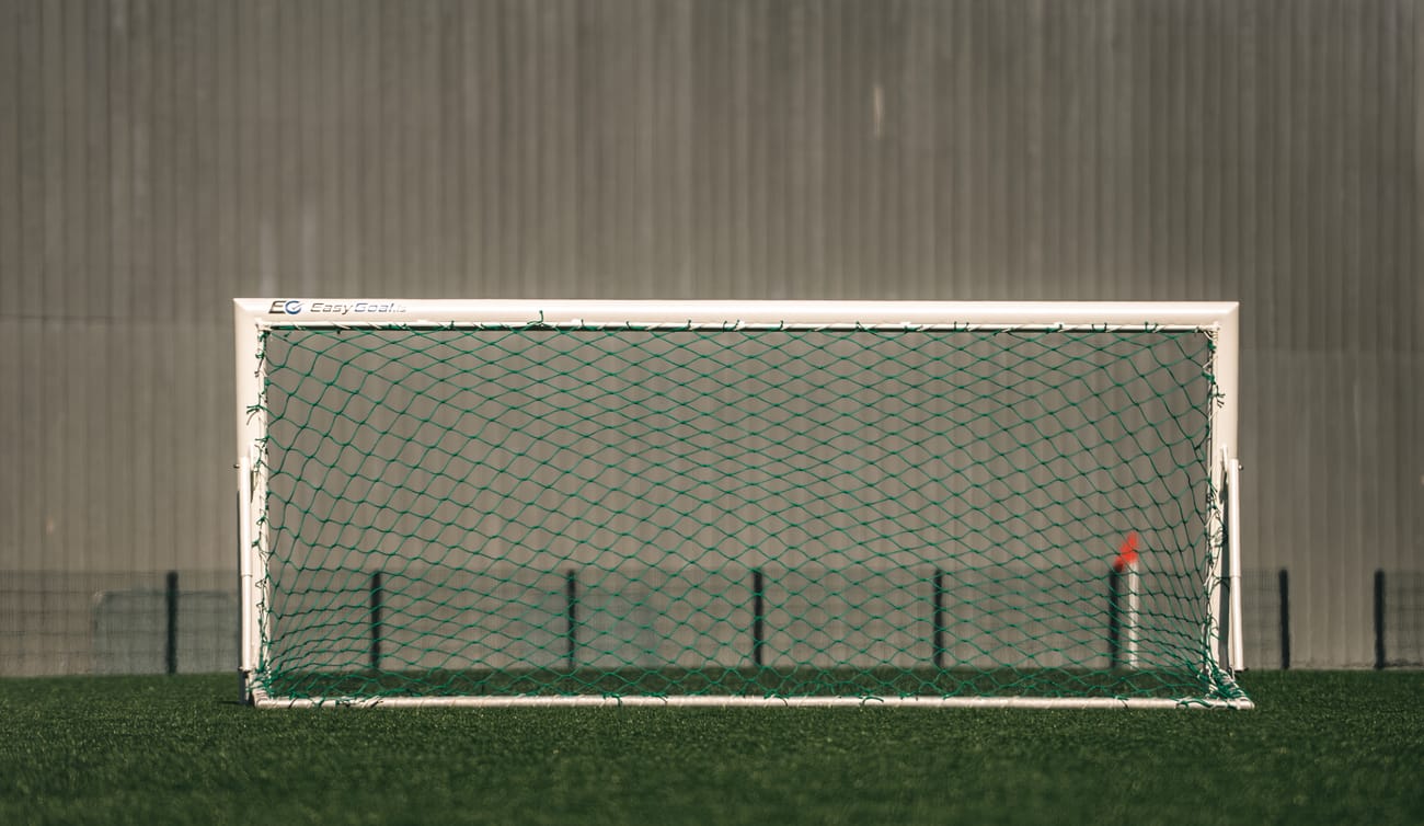 EasyGoal fótboltamark — nærmynd af grind og neti
